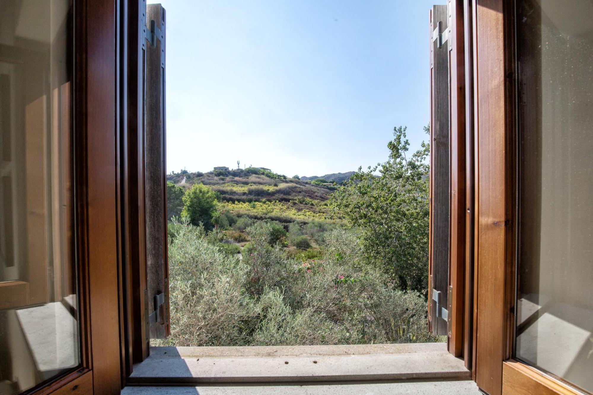 Sealight Villa Lipari - Vista E Piscina Esterno foto