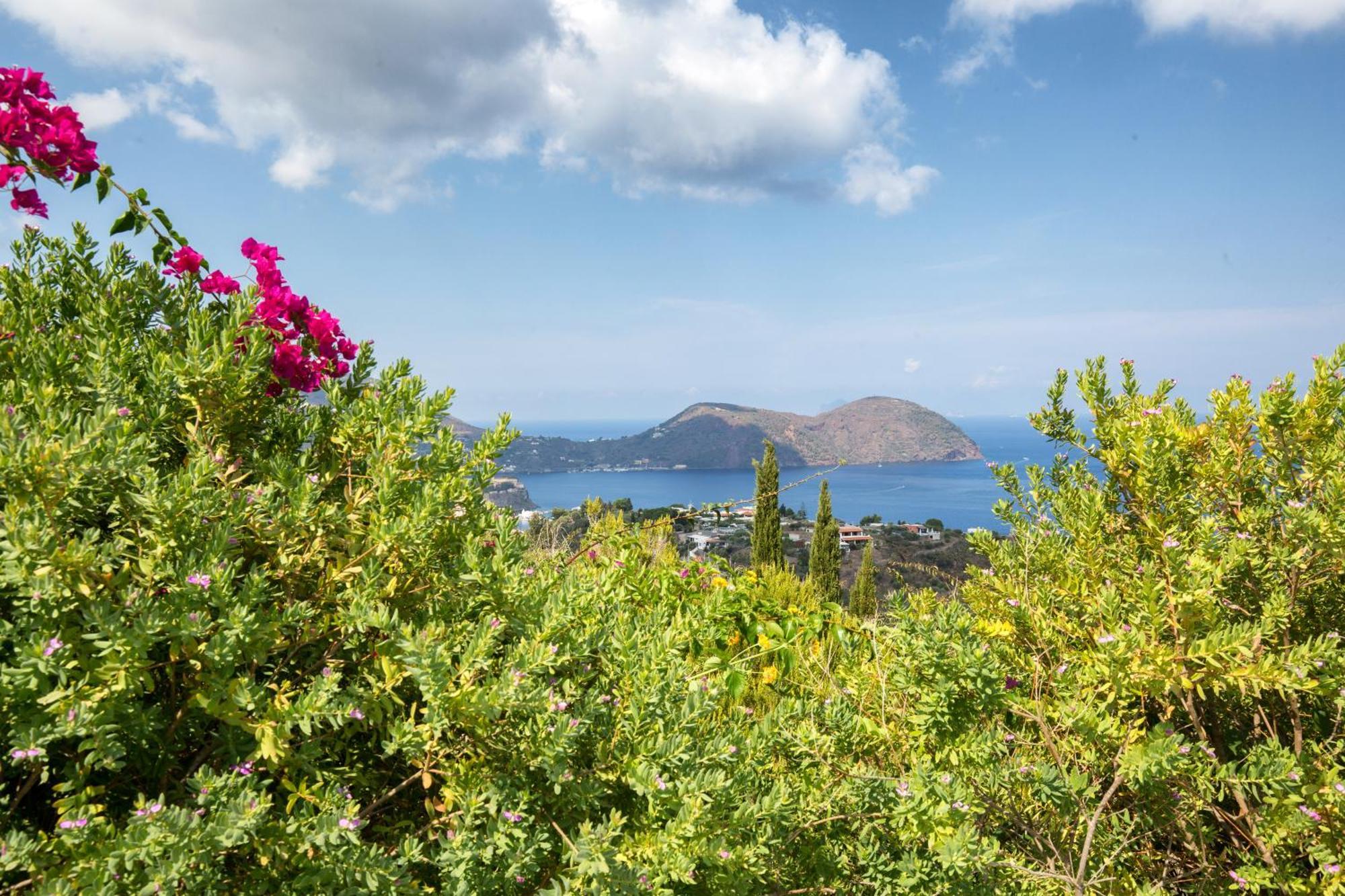 Sealight Villa Lipari - Vista E Piscina Esterno foto